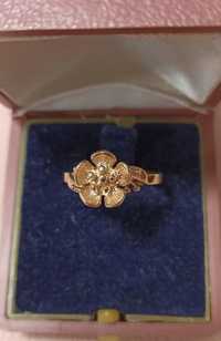 Золотое советское кольцо "Яблоневый цвет"