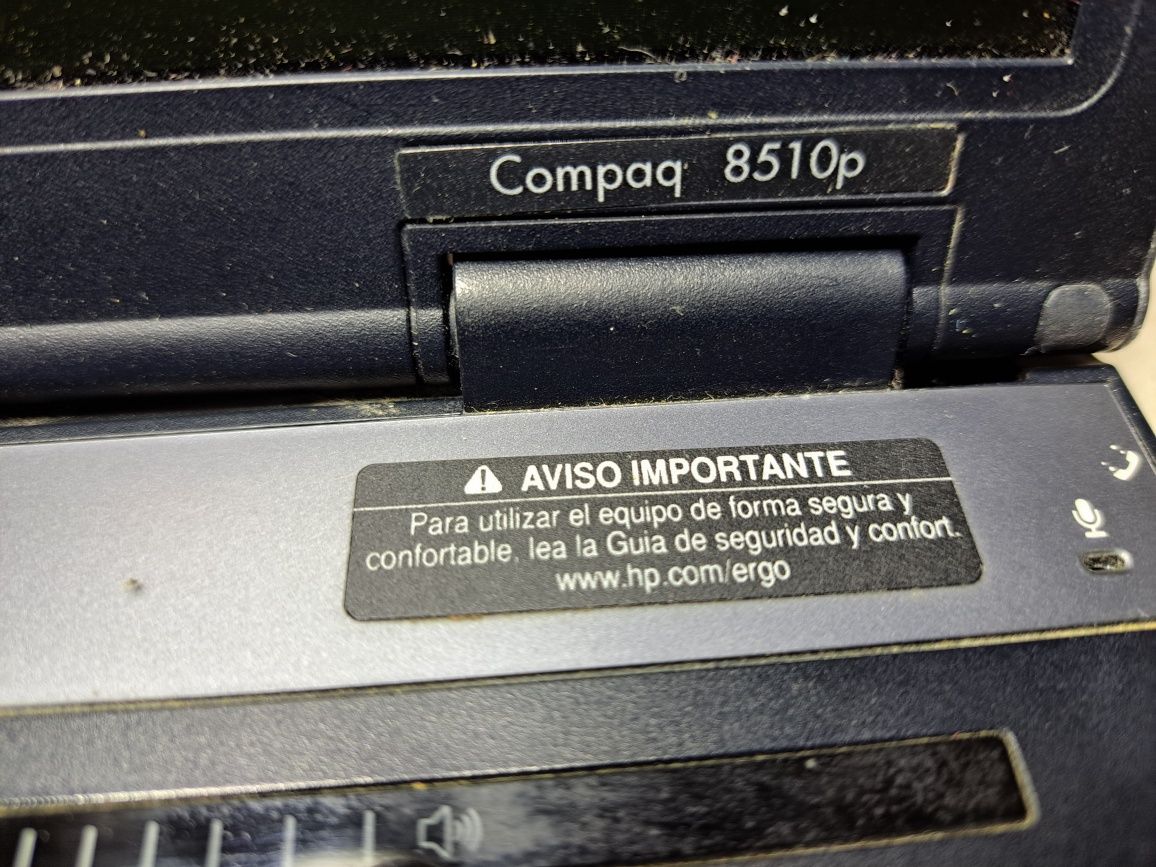 Laptop Compaq presario F700