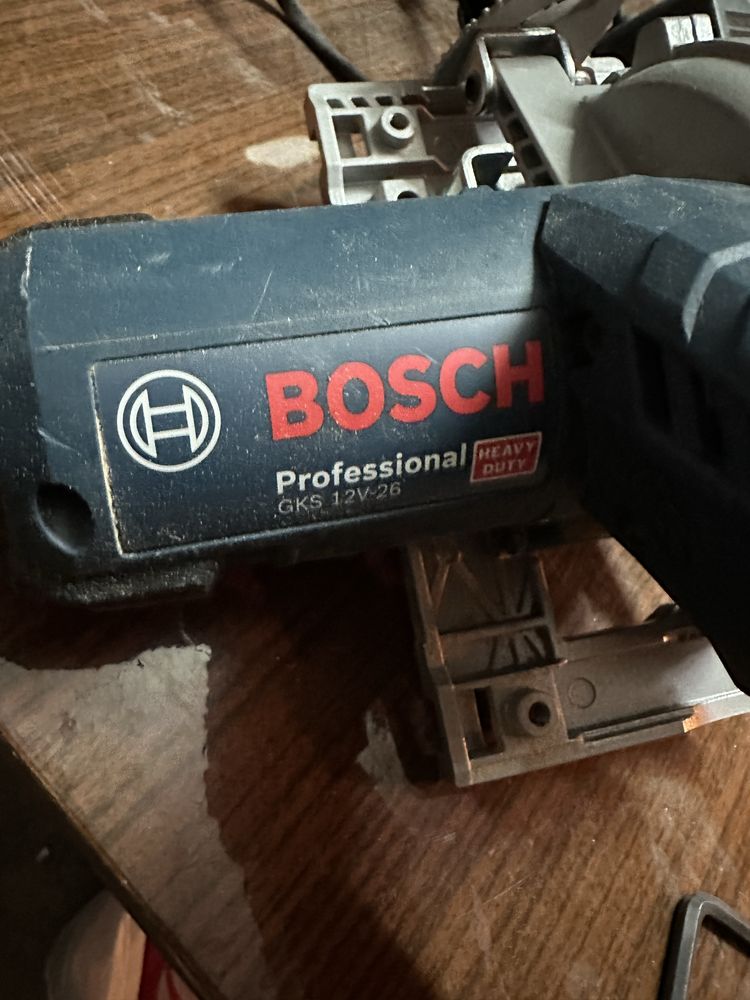 циркуляр BOSCH GKS 12V-26