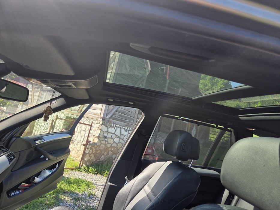 Vând BMW X5 an 2008 .schimb cu dubă 3.5T ..cu prelată