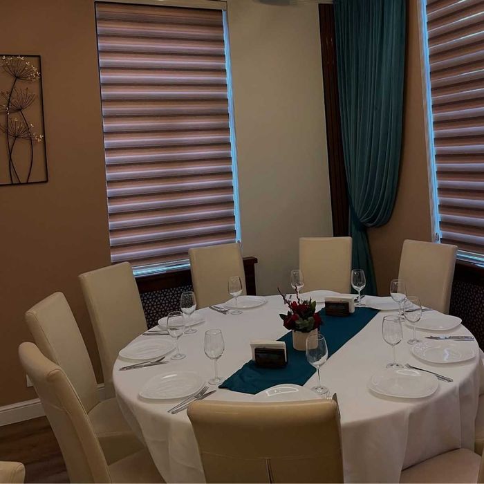 Mese si scaune elegante