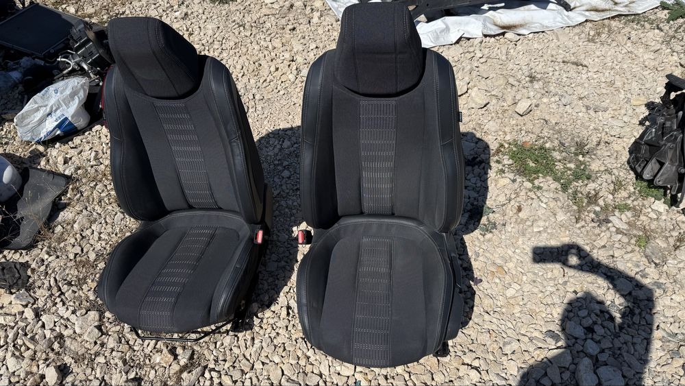 Салон / Седалки / Peugeot 308 T9 2019г. Combi / Пежо 308 Т9 / Комби /