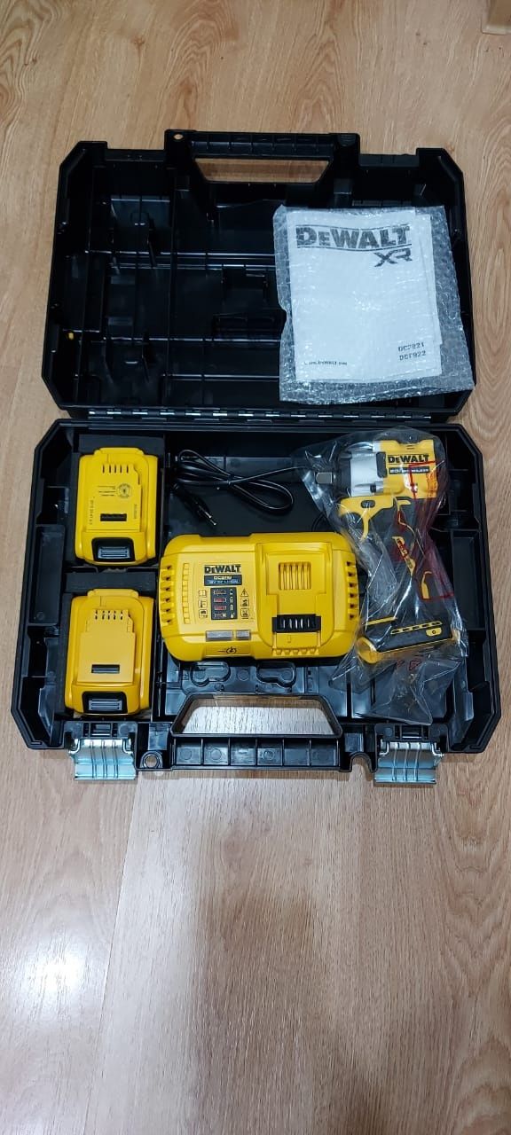 Гайковёрт DeWalt DCF922