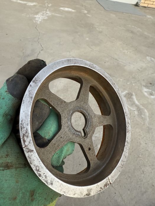 Шкив Распредвал сатылад альфартын 3.0тікі срочно