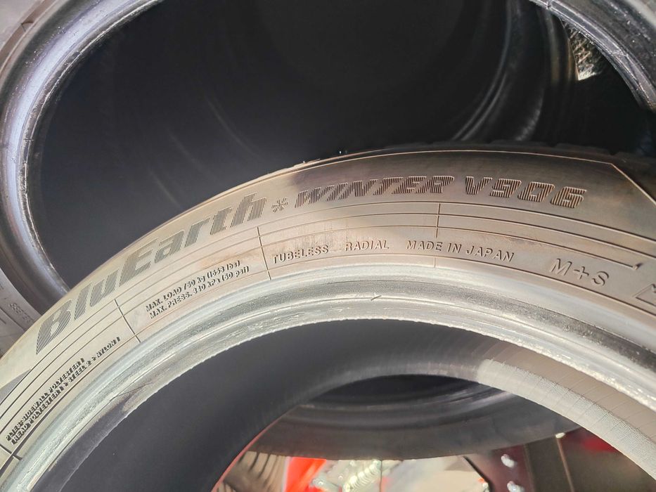 2бр.зимни гуми 215/55/17 Yokahama