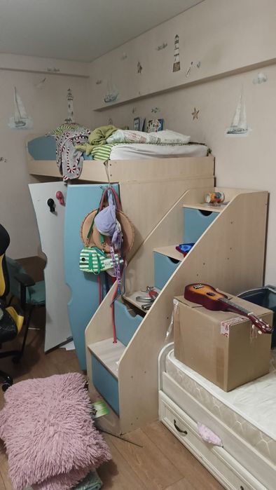 Комплект детской мебели срочно