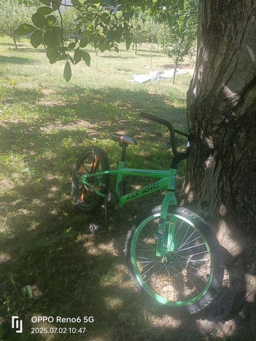 Vând BMX custom utilizat