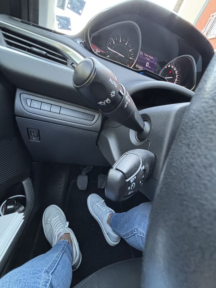 Peugeot 208 / 2012г. 124к.с. / 171000 километра