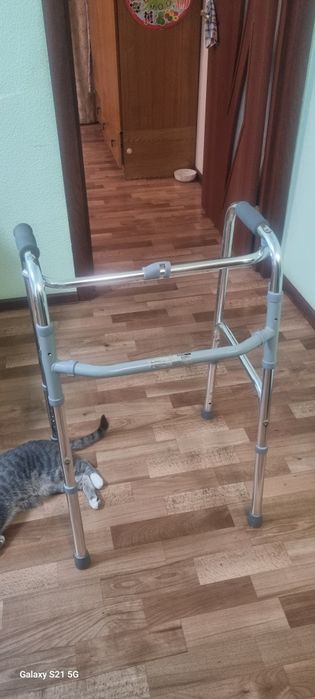 Продаю ходунки для взрослого