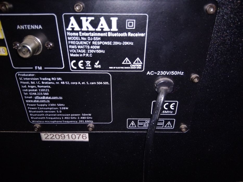 Vând boxa AKAI în perfecta stare de funcționare