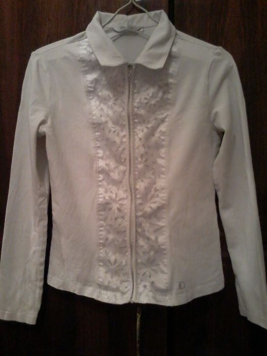Белые блузки для школьницы от 8 до 11лет