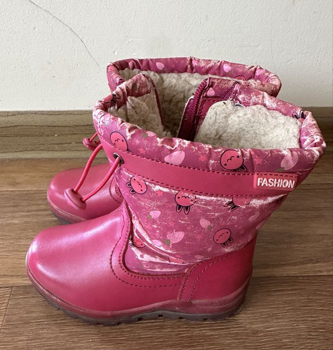 Обувь для девочек: 22, 23, 24, 25, 26 размеры; от 1000 тг. до 5000 тг.