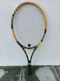 Vând rachetă tenis Donnay
