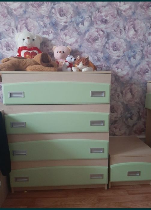 Комод детский + тумбочка