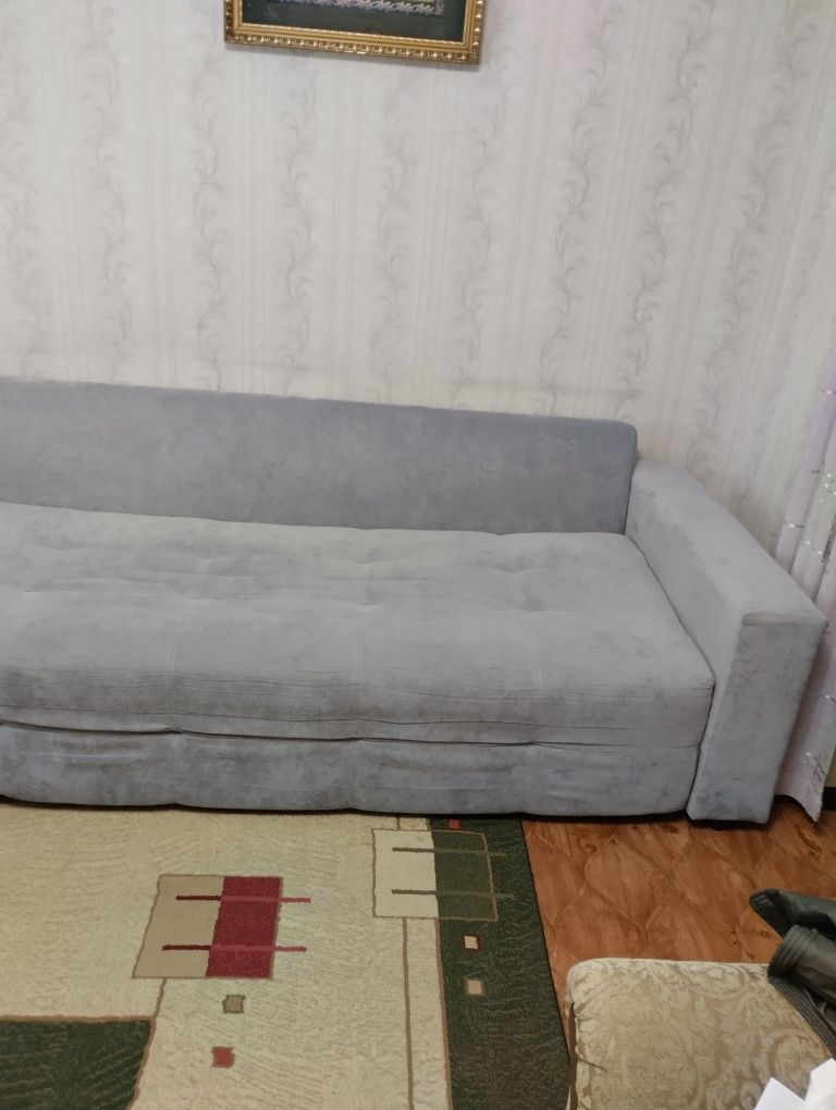 Продам диван, в хорошем состоянии, размер 2*1, раскладывается до 2*1.7