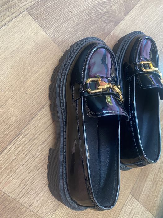 Черни лачени луфъри