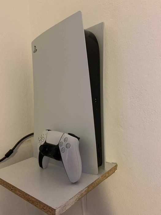 PlayStation 5 plus 13 jocuri