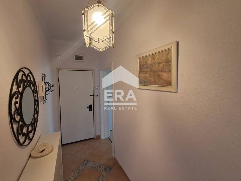 Тристаен, обзаведен, панорамен апартамент под наем, в тухлена сграда,