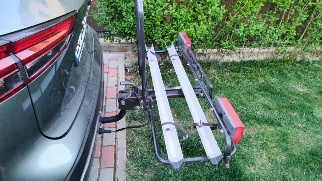 Suport 2 biciclete cârlig auto rabatabil
