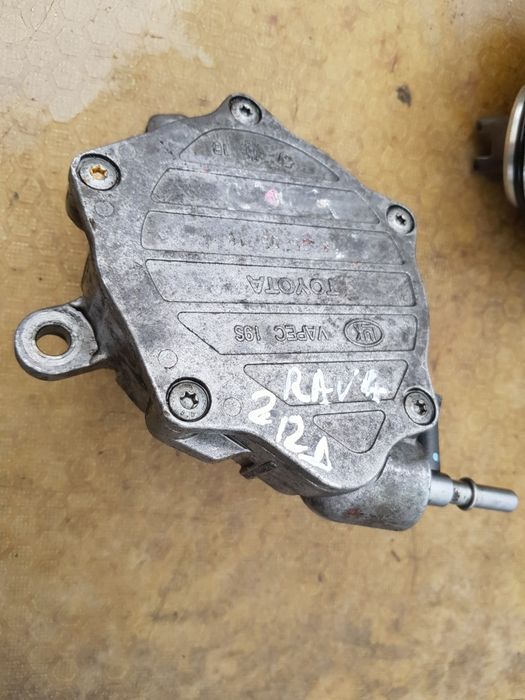 Pompă vacuum toyota corolla verso, avensis,.motor 2,2 D-4D