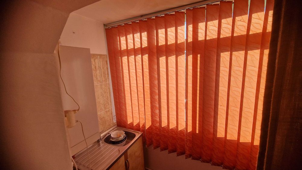 Vand apartament 3 camere, 68 mp, et. 4, decomandat, acoperis!!!