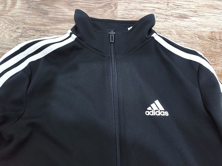Vand hanorac Adidas!