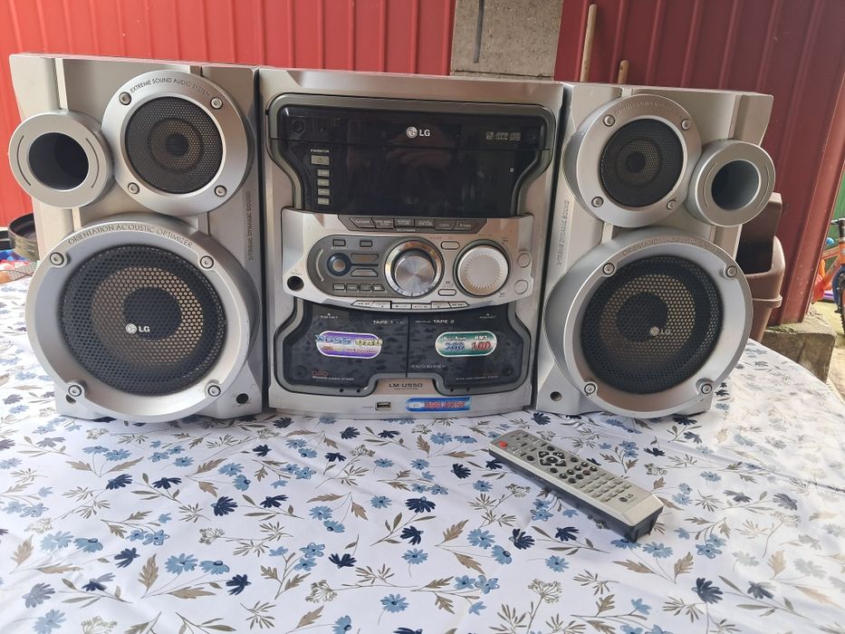 Vând combina LG mp3