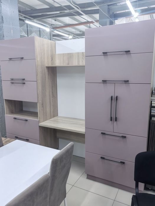 Детская, стол и шкафы