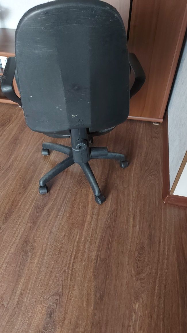 Продам компьютерный стул
