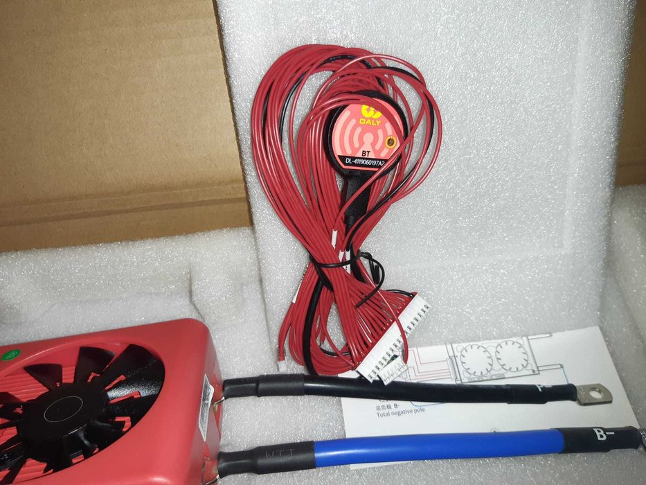 BMS-DALY SMART în formă de K. 48v 150Amp.