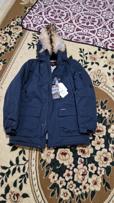 Продам куртку зимнею Турция новая