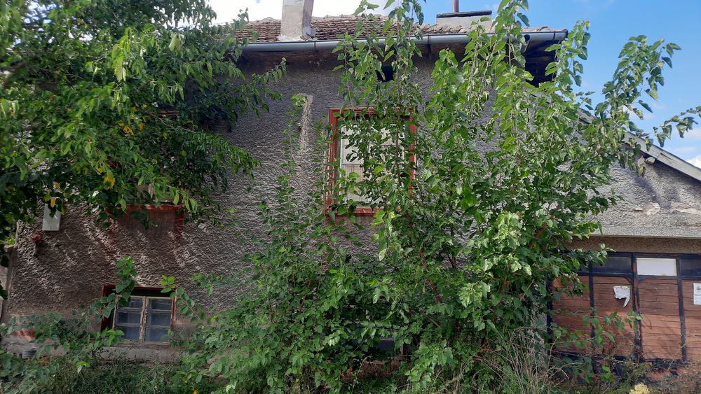 Къща в село комарево 6000евро