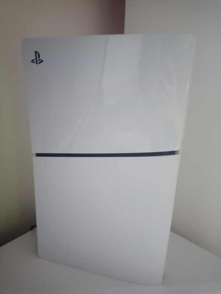 Продам ps 5 slim с играми