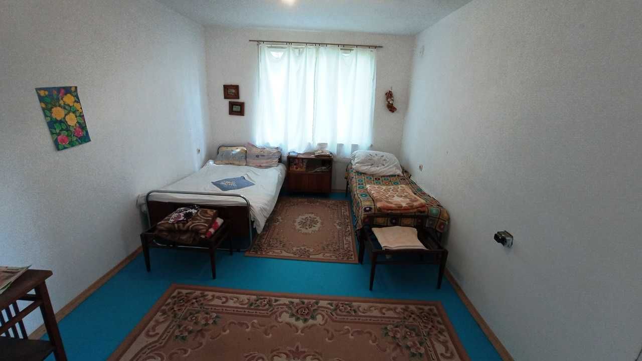 Продавам КЪЩА на 3 етажа РЗП 205м2 парцел 2045м2