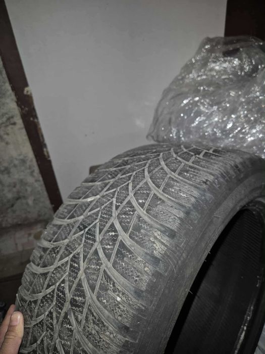 Зимни гуми Lassa 245/45/17 ДОТ 3421