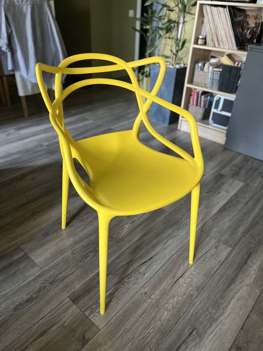 Стулья ( пластиковые)