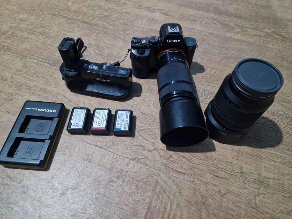 Sony a7  , 2 obiective+ 3 baterii