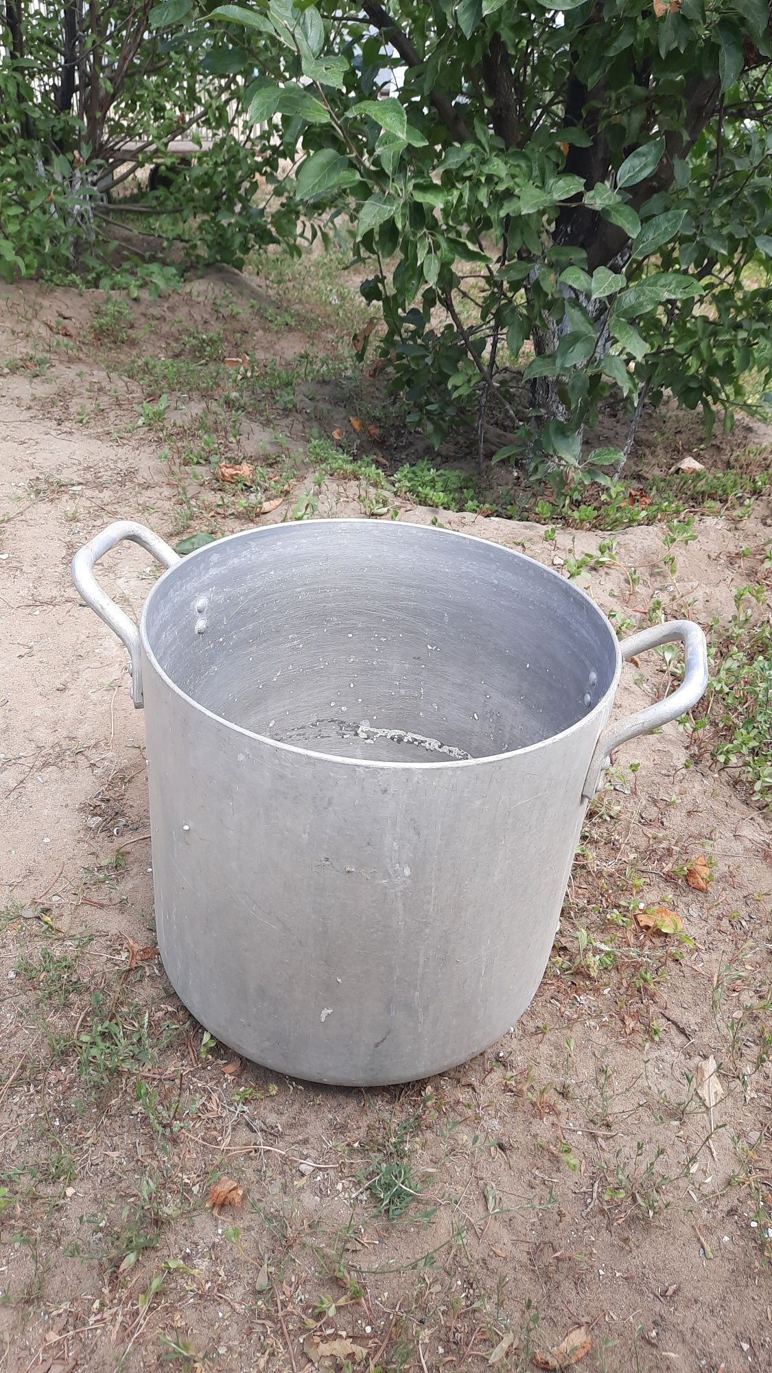 Продам кастрюли б/у