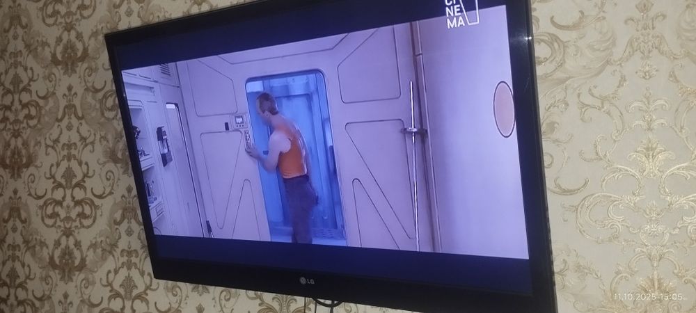 Телевизор LG не смарт 106см