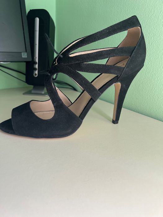 Vand sandale/pantofi marimi 41-42