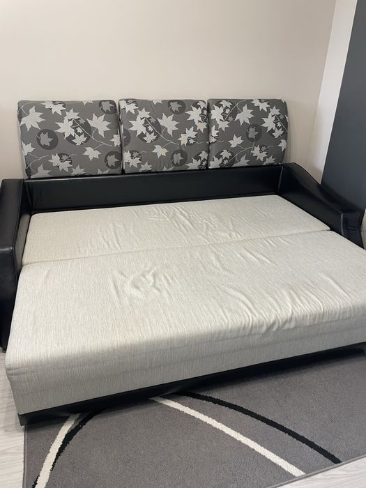 Разтегателен диван