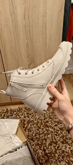 Pantofi / cizme palladium moonstruck. CITIȚI DESCRIEREA!!!