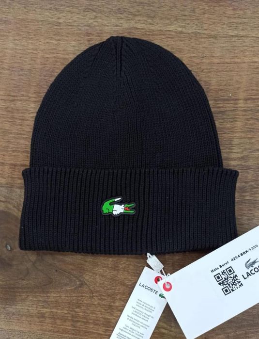 Памучни плетени шапки.