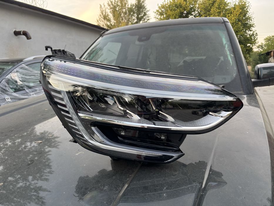 Фар Renault Megane 4