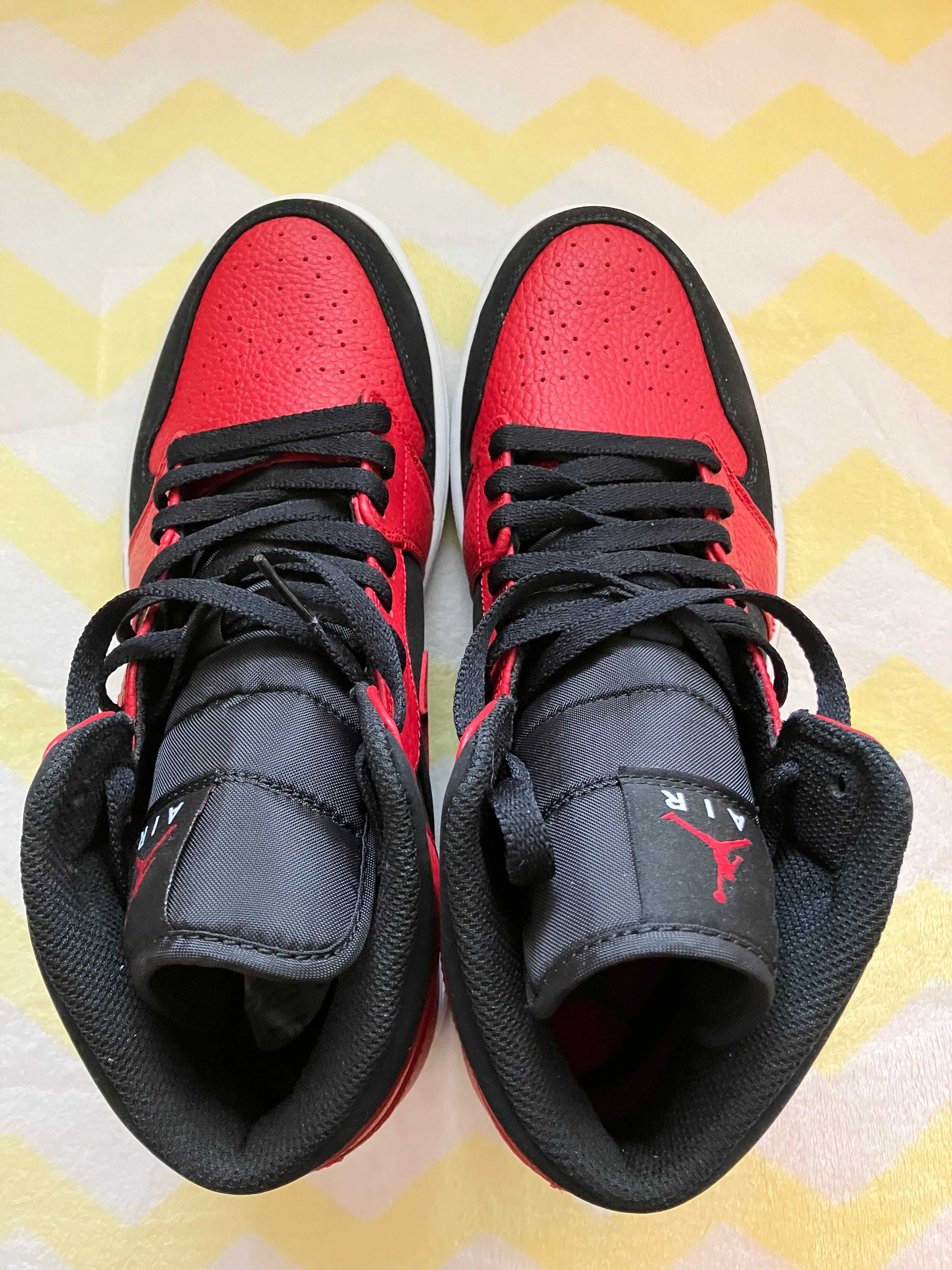 Air Jordan 1 Mid Black/Gym-Red White