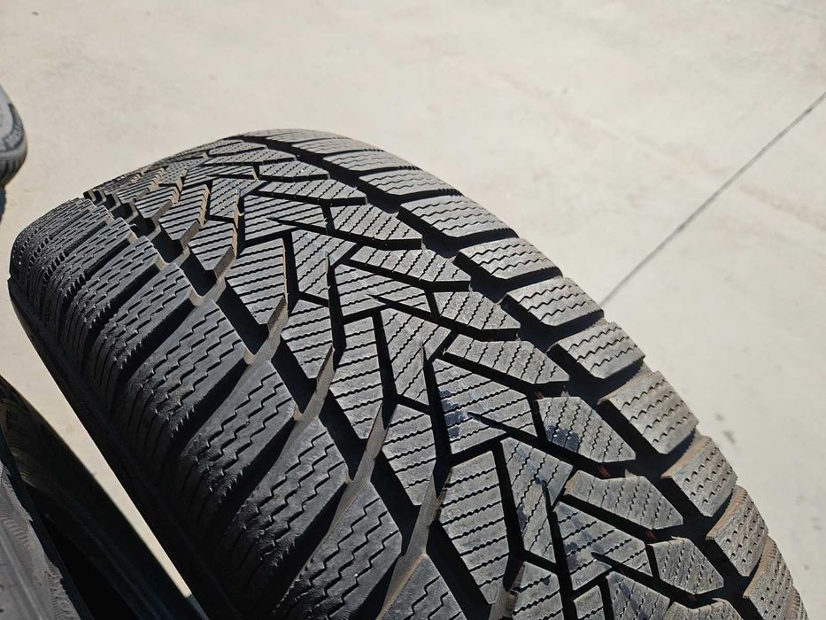4бр. 205/55 R16 зимни UNIROYAL 2023г. 8.5-9мм