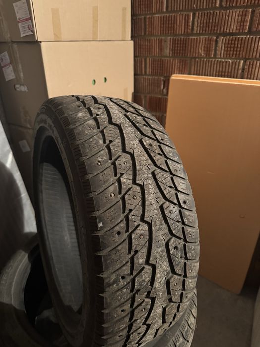 Продам шины 235/45/18