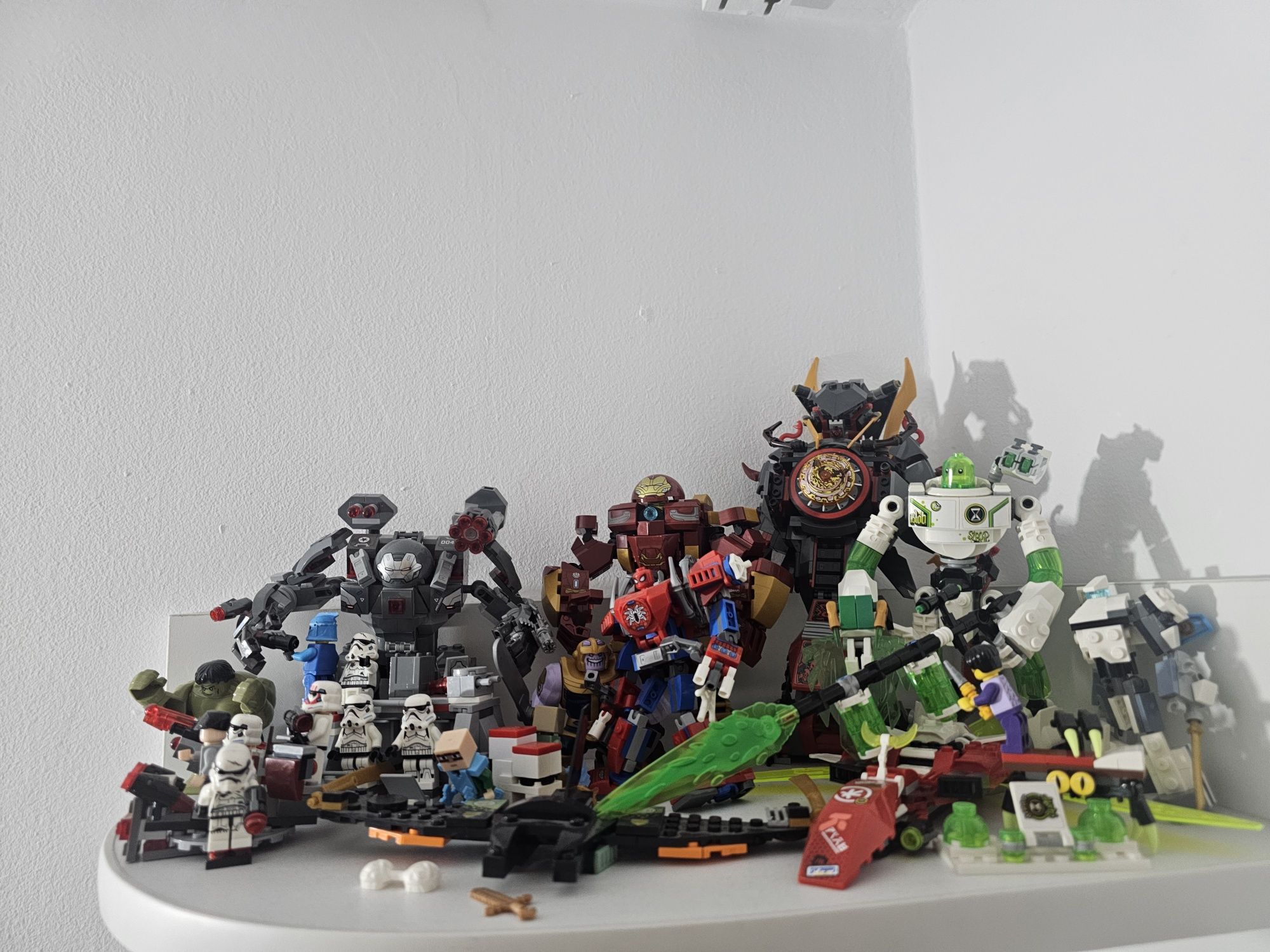 Vând colecție lego pe toată prețul se poate negocia