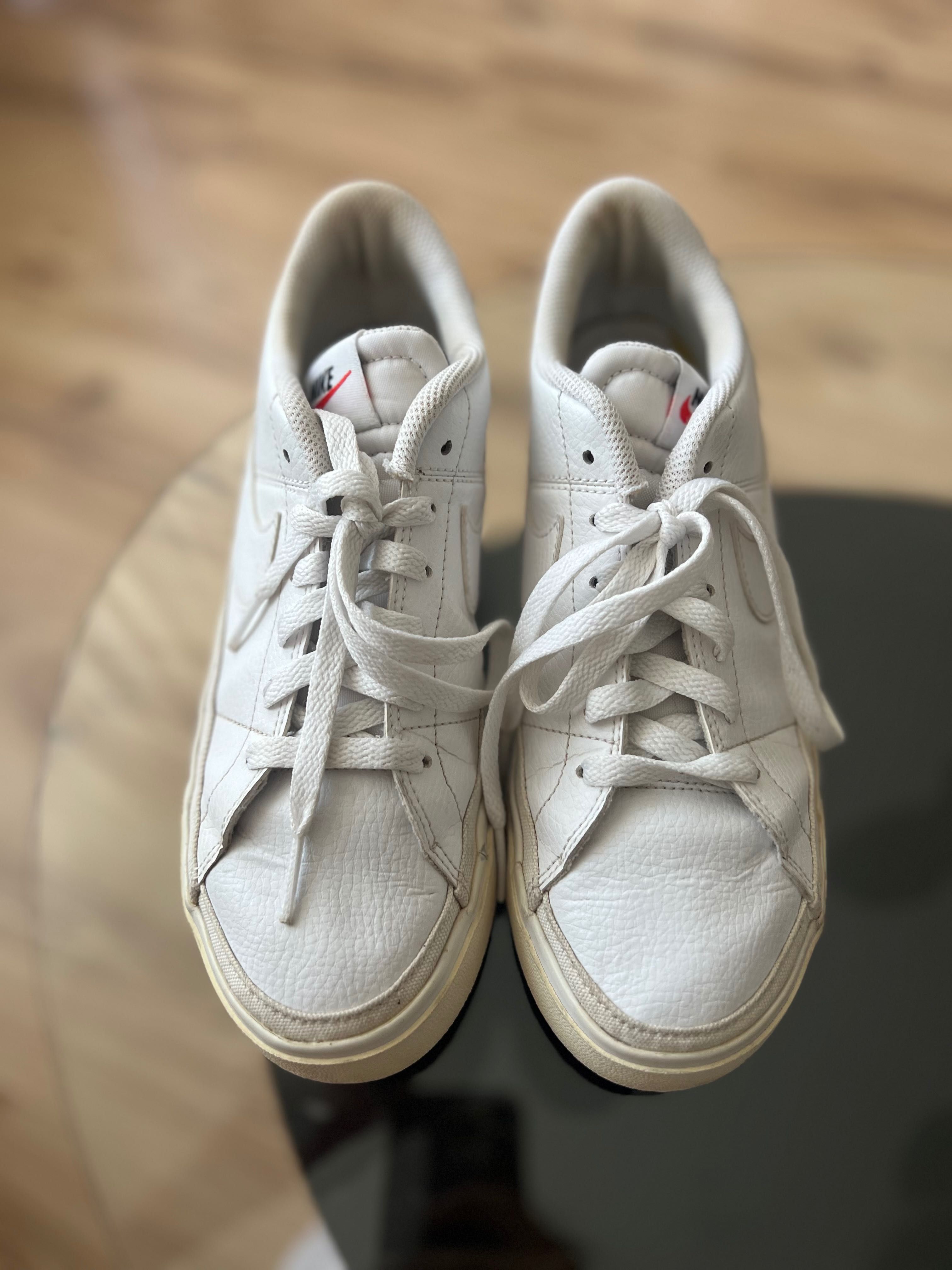 Бели Nike подходящи и за лятото