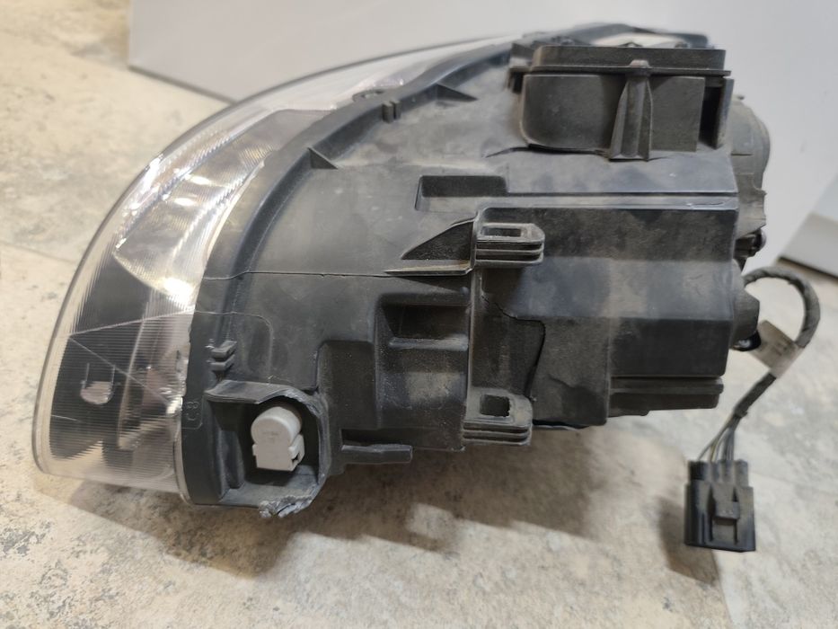 Far xenon dreapta Volvo S60/ v60 LHD 2014-2017